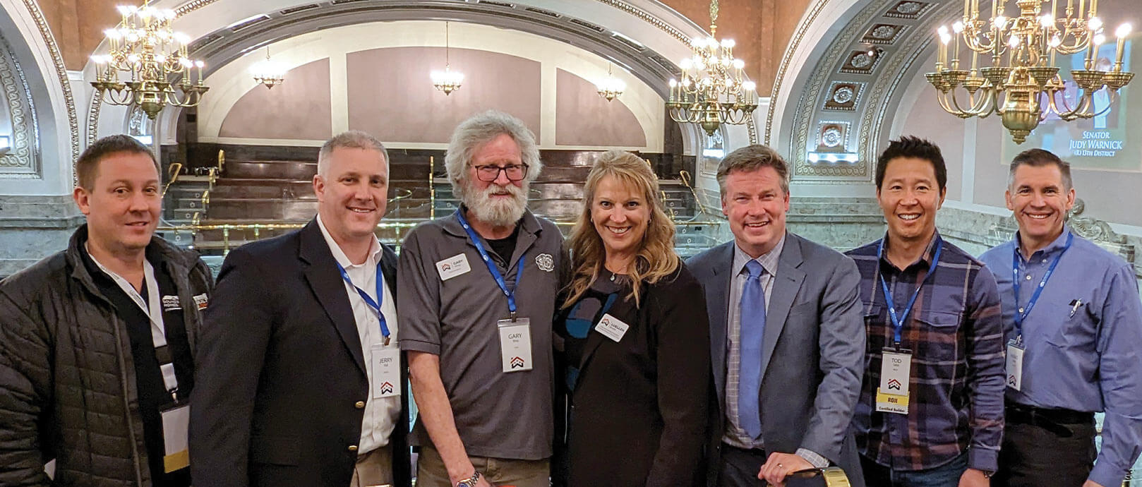 BIAWBIAW State Directors<br />
(Tod Sakai, second from right)<br />
& Senator Mullet helped lead<br />
HB-1337 across the finish line.